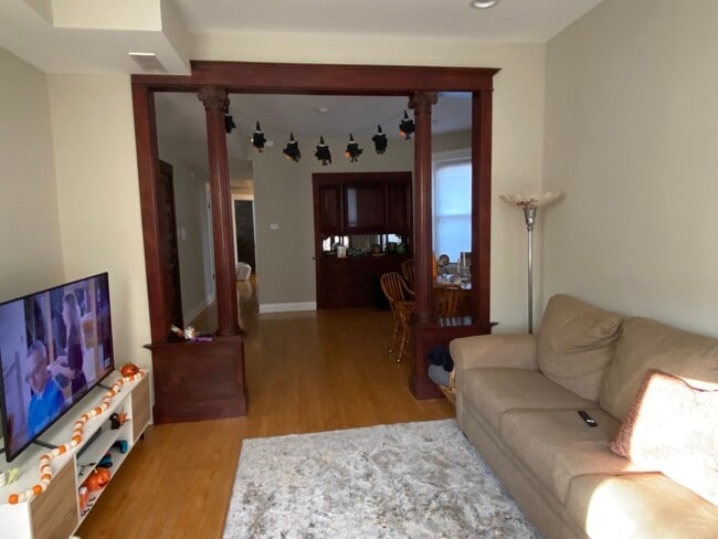 Foto del edificio - 2320 W Armitage Ave