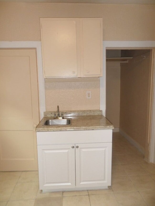 Building Photo - 317 N Highland Ave