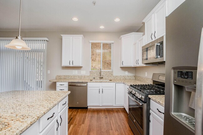 Building Photo - 216 Lookout Heights Ln