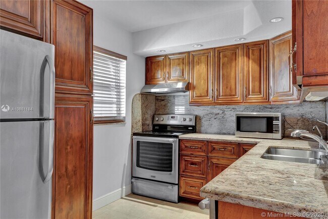 Foto del edificio - 7787 SW 86th St