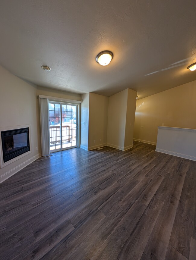 Building Photo - 286 La Valle Strada
