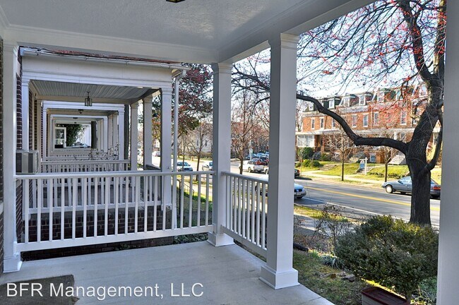 Building Photo - 312 E University Pkwy