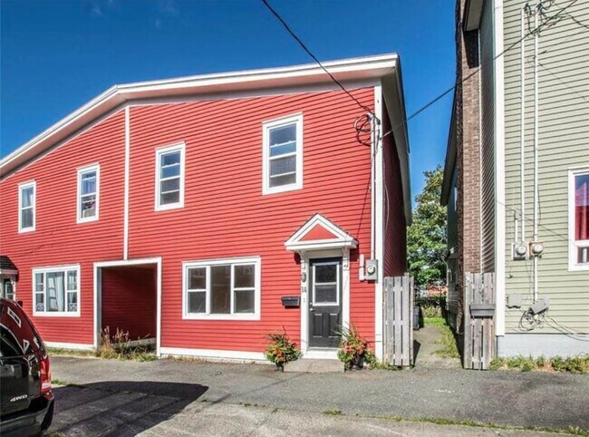 Building Photo - 14 Blatch Av