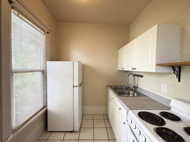 Building Photo - 514 E 500 S