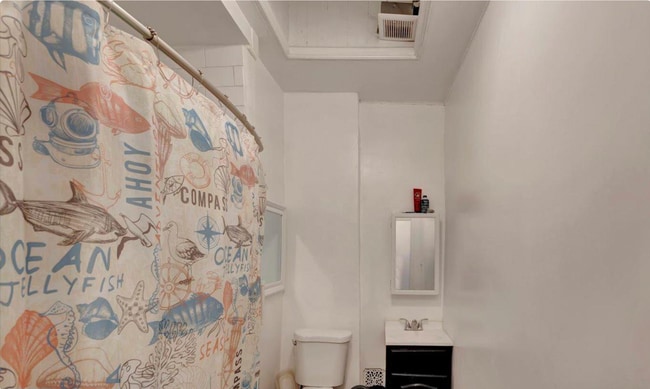 Foto del edificio - 803 N Montford Ave