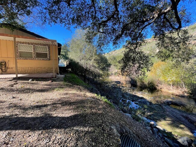 Foto del edificio - 148 Sherwood Dr