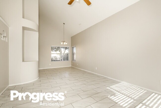 Building Photo - 7724 W Julie Dr