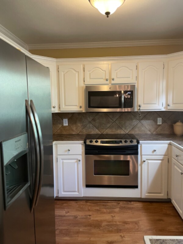 Foto del edificio - 561 Eaglewood Dr