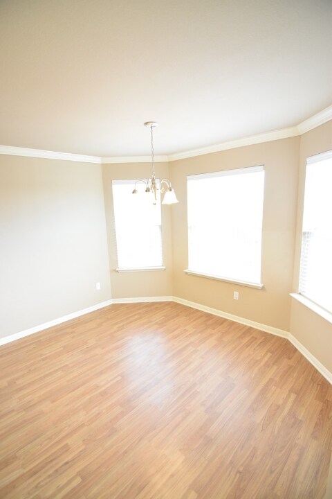 Building Photo - 1231 Neuberry Cliffe