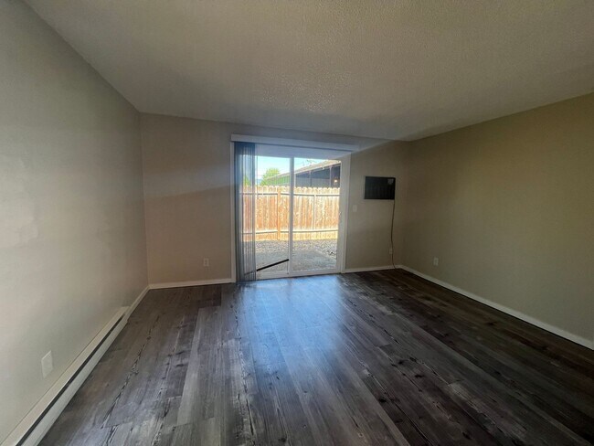 Building Photo - Cute One Bedroom Apartment in Central Medford | Available Mid December