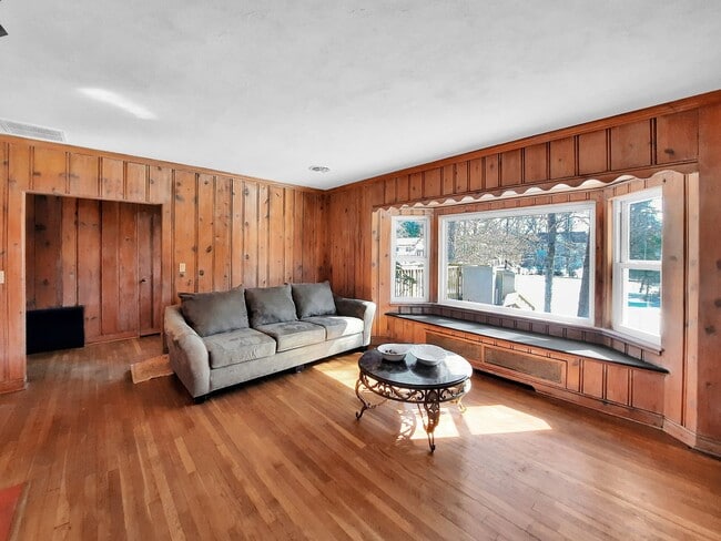 Building Photo - Spacious Rancher with In-Law Suite & Accessible Features – Sudbrook Park