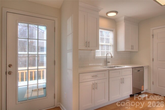 Building Photo - 608 Anne Ave