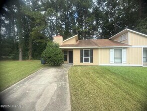 Building Photo - 137 Twinwood Dr