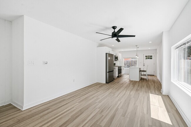 Foto del edificio - 140 W Price St