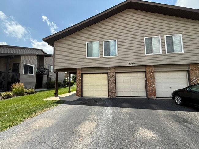Foto del edificio - 7526 Bristol Ln