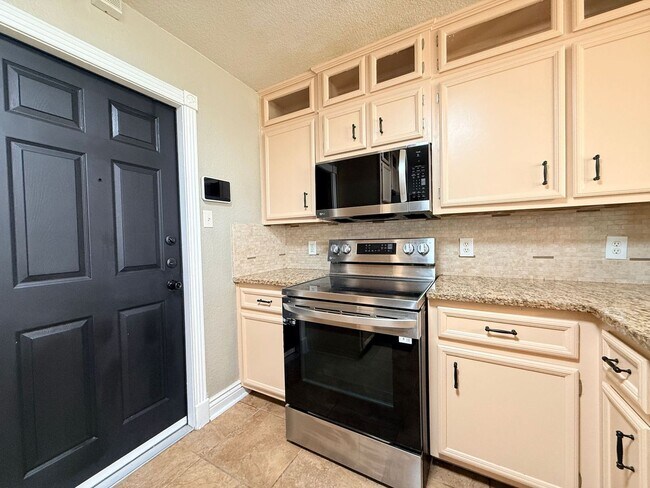 Foto del edificio - RENT REDUCTION & RENT SPECIAL - AVAILABLE NOW!