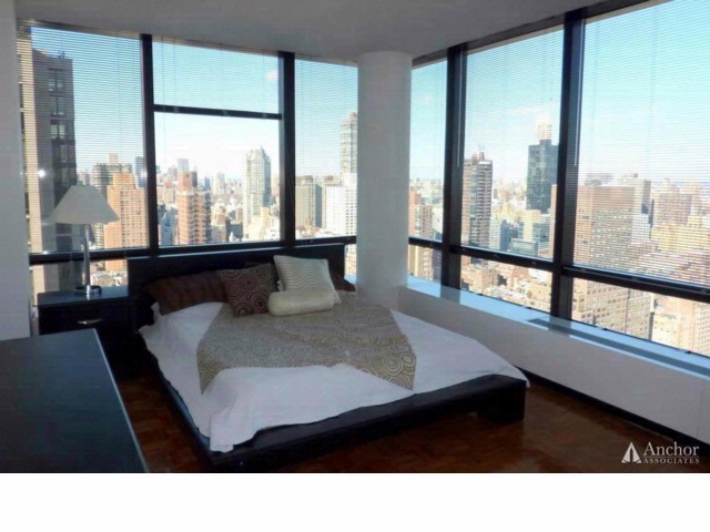 Foto principal - 420 E 61st St