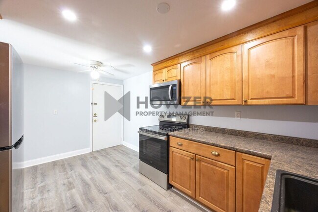 Foto del edificio - 307 W Main St