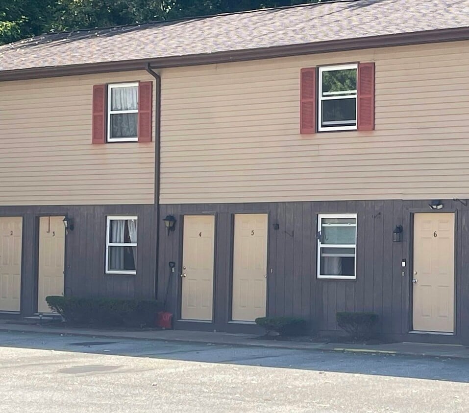 Building Photo - 4169 W Ridge Rd