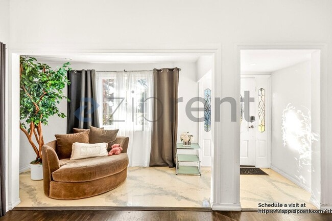 Foto del edificio - 138 N Hamel Dr