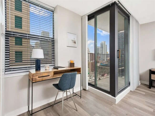 Photo - 60 W Huron St Apartment