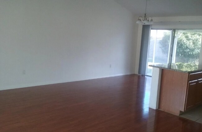 Foto del edificio - 3408 Monte Rio St