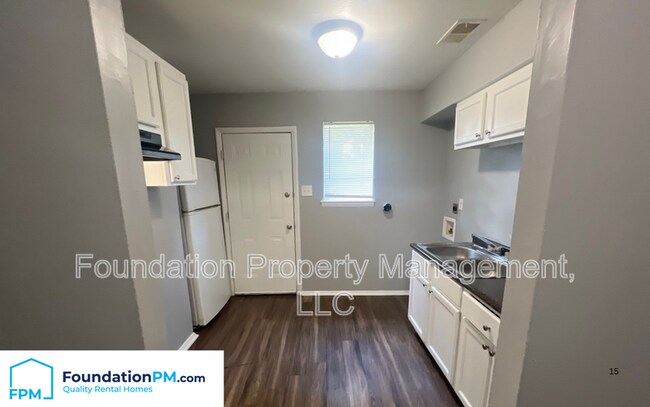Foto del edificio - 1058 Hudson St