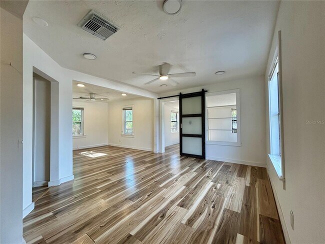 Foto del edificio - 616 35th Ave S
