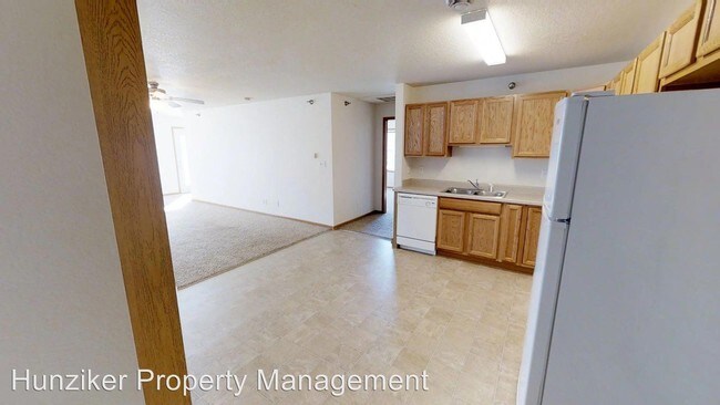 Building Photo - 3911 Maricopa Dr