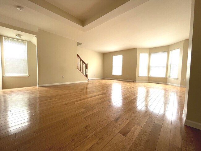 Sala de estar del segundo piso - 247 William Livingston Ct