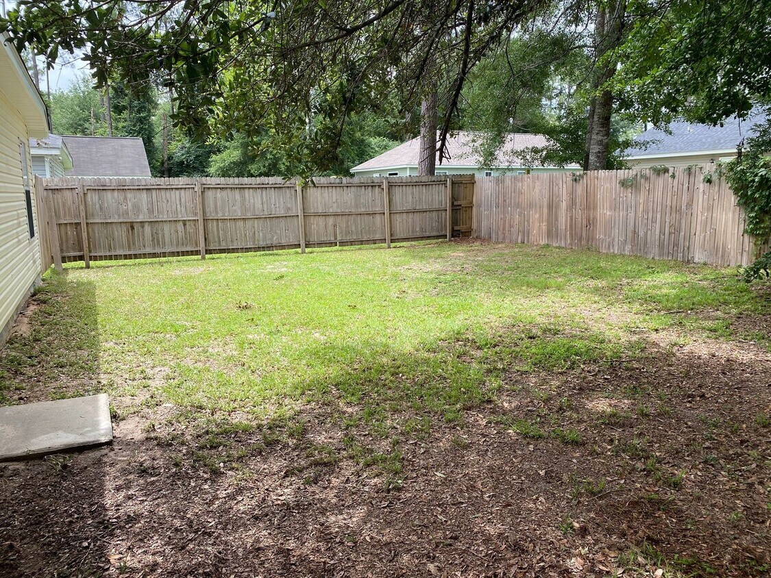 Foto del edificio - 3 Bedroom 2 Bath  House in Magnolia Gardens