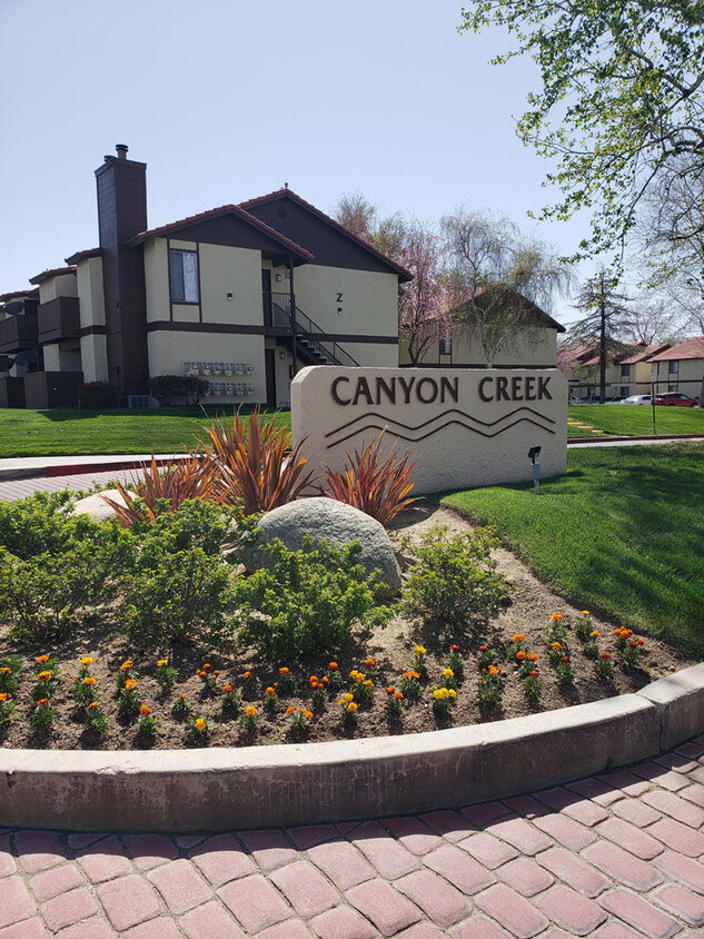 Foto principal - Canyon Creek Apartments