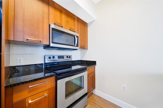 Foto del edificio - 4100 Salzedo St