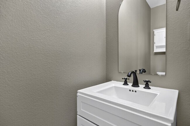 Foto del edificio - 8404 Tyhurst Dr