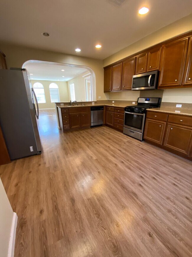Foto del edificio - San Ramon Gale Ranch Townhouse 3BD/2.5BA with 4th Room for Office Loft! Community Pool Included!