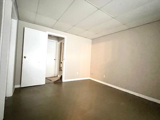 Foto del edificio - 155 E Main St