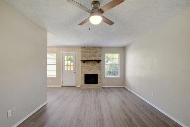 Building Photo - 418 Linden St