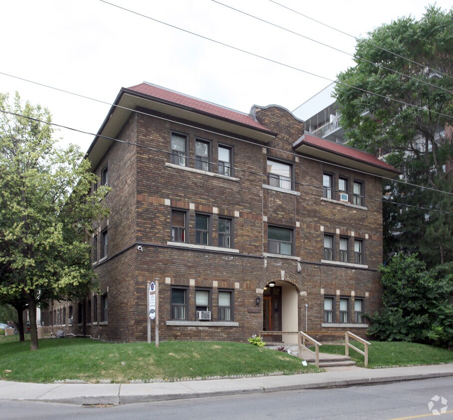 Photo du bâtiment - 120 Vaughan Rd