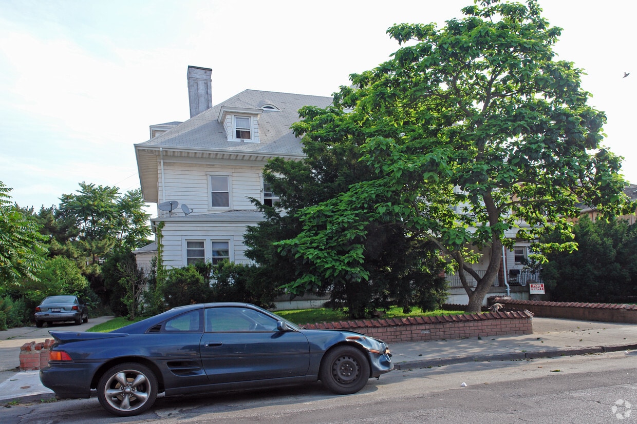 Building Photo - 4015 Atlantic Ave