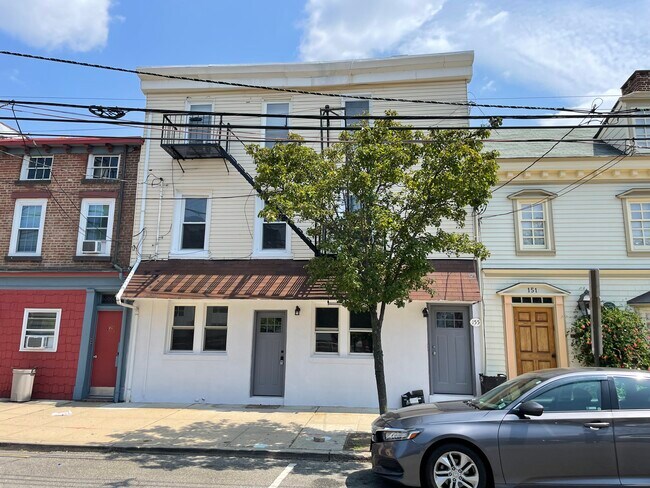 Foto del edificio - 155 W Main St