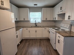 Building Photo - 1508 Carver Ave