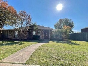 Building Photo - 1609 Kennedy Dr