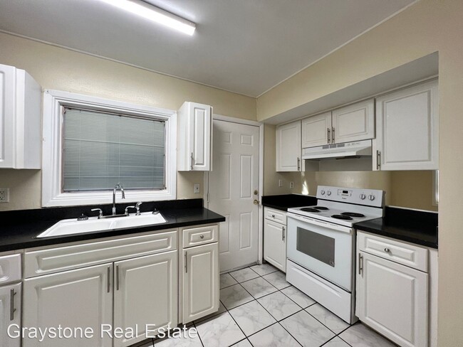 Foto del edificio - 2 br, 1.5 bath House - 5641-35 Ashley Oaks...