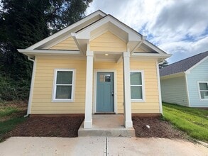 Building Photo - 175 S Barnett Shoals Rd