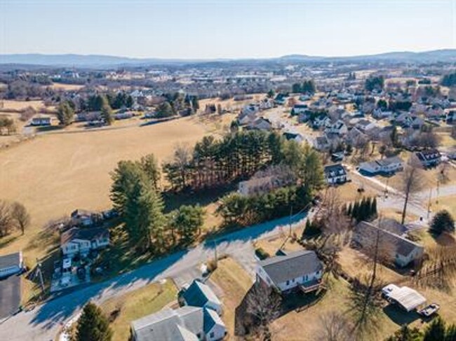 Foto del edificio - Spacious House In Christiansburg