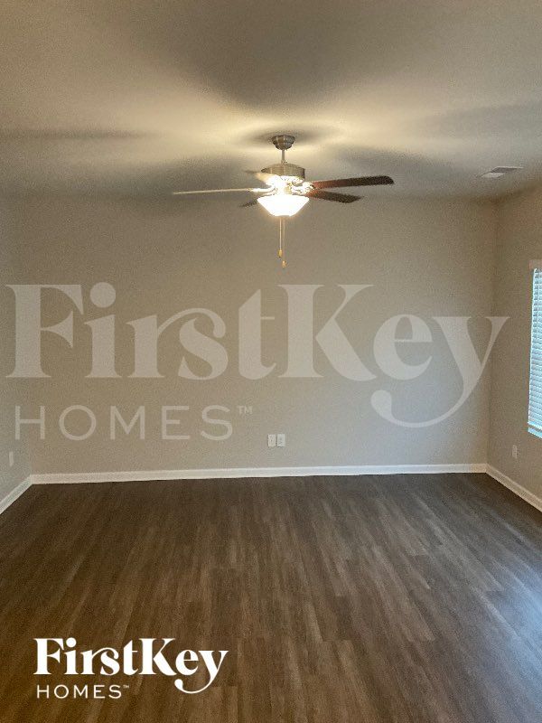 Foto del edificio - 7632 Wallace Farm Ln
