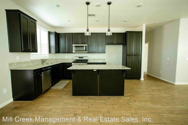 Foto del edificio - 3 br, 2 bath House - 3221 N. Noyes Ct