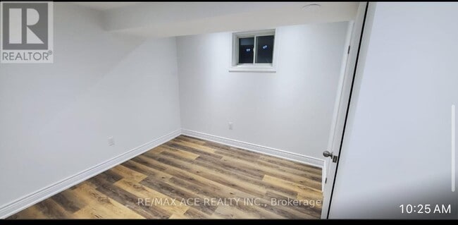 Building Photo - 48 Lloydminster Ave