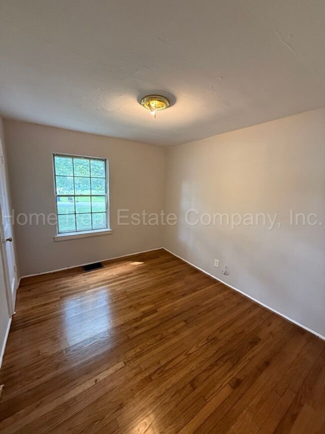 Foto del edificio - 658 Clemson Cir