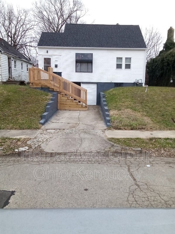 Primary Photo - 714 Shoop Ave